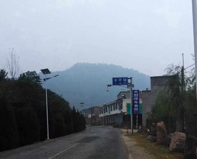 河南太阳能路灯图片，小区专用