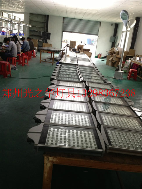 河南路灯厂家led路灯生产过程全部自动化,灯珠采用回流焊接 河南路灯厂家led路灯生产过程全部自动化,灯珠采用回流焊接